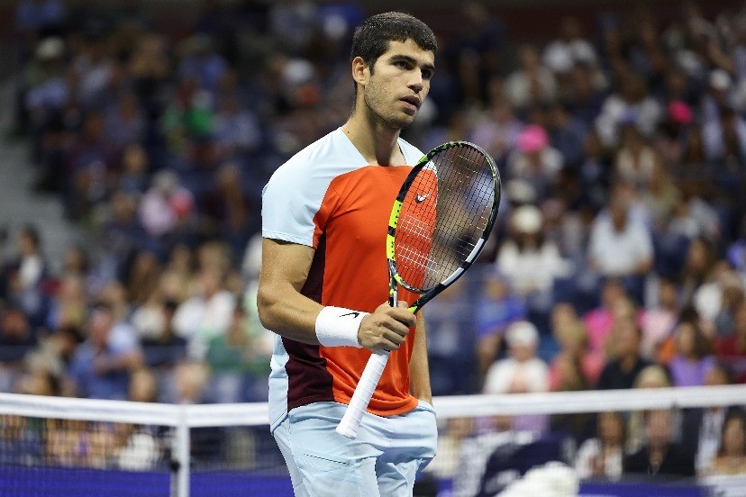 她致力于帮 她致力于帮